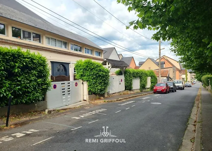 Apartment The Center Terrace & Parking 4 Guests *